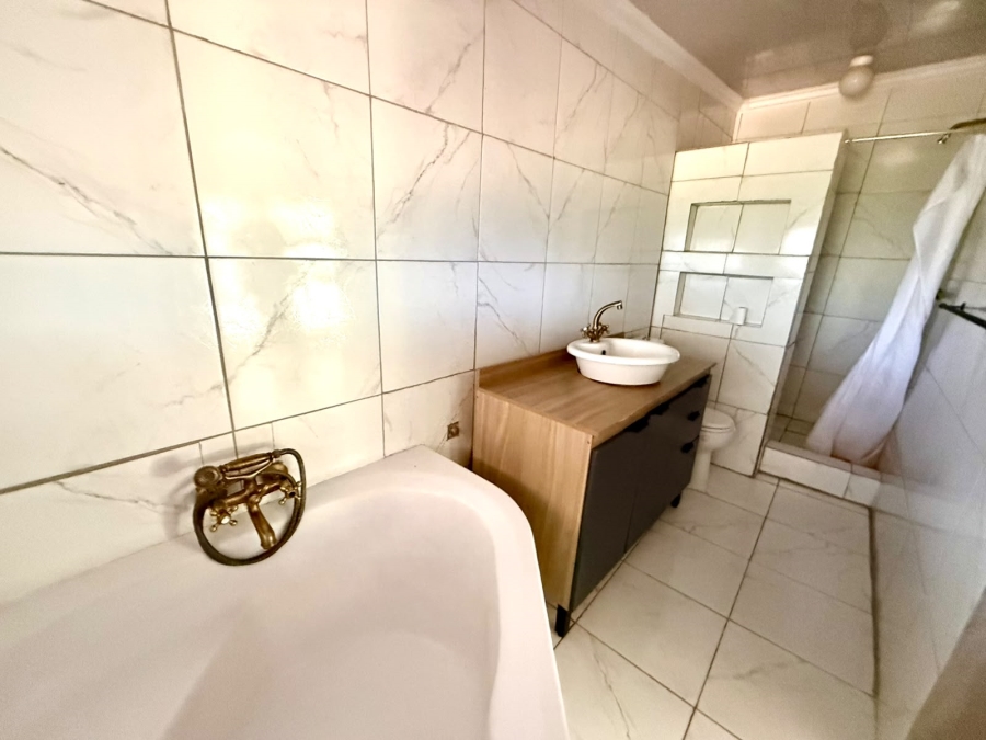 4 Bedroom Property for Sale in Bainsvlei Free State